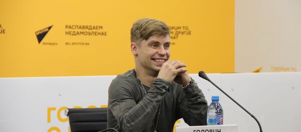 Лыжник или сноубордист? Актер рассказал, над чем смеяться в Елки-5 - Sputnik Беларусь