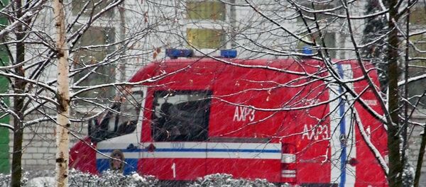 Машина МЧС у здания школы - Sputnik Беларусь