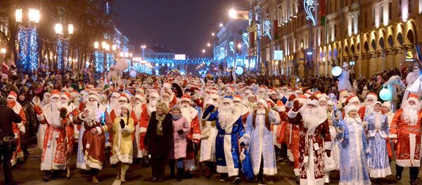 Шэсце Дзедаў Марозаў, архіўнае фота Шэсце Дзедаў Марозаў, архіўнае фота - Sputnik Беларусь