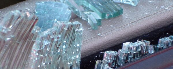 Разбитое в автомобиле стекло, архивное фото - Sputnik Беларусь