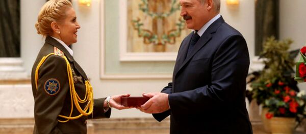 Президент Александр Лукашенко вручил орден За службу Родине заместителю начальника НИИ пожарной безопасности и проблем чрезвычайных ситуаций МЧС Елене Дмитрук - Sputnik Беларусь