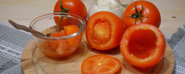 Фаршированные помидоры – вариации на тему Оливье - Sputnik Беларусь