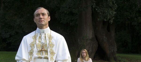 У сериала Молодой папа, премьера которого состоялась в конце года, сразу появилось множество поклонников и противников - Sputnik Беларусь