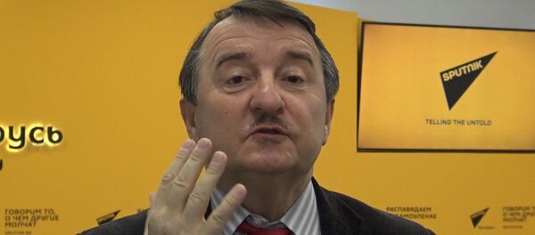 Будьте оптимистами: новогоднее поздравление Евгения Крыжановского - Sputnik Беларусь