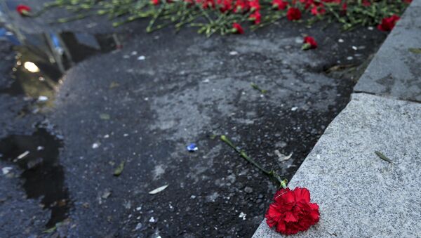 Цветы на месте теракта в Стамбуле - Sputnik Беларусь