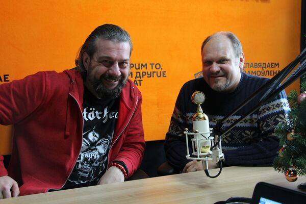 Александр Кривошеев и Вячеслав Шарапов Александр Кривошеев и Вячеслав Шарапов - Sputnik Беларусь