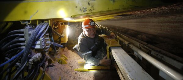 Работа шахтера в ОАО Беларуськалий, архивное фото Работа шахтера в ОАО Беларуськалий, архивное фото - Sputnik Беларусь