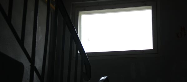 Окно в подъезде дома в Минске - Sputnik Беларусь