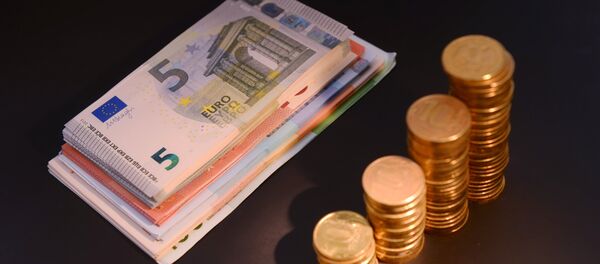 Евро и российские рубли - Sputnik Беларусь