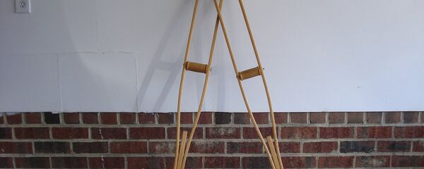 Костыли, архивное фото Костыли, архивное фото - Sputnik Беларусь