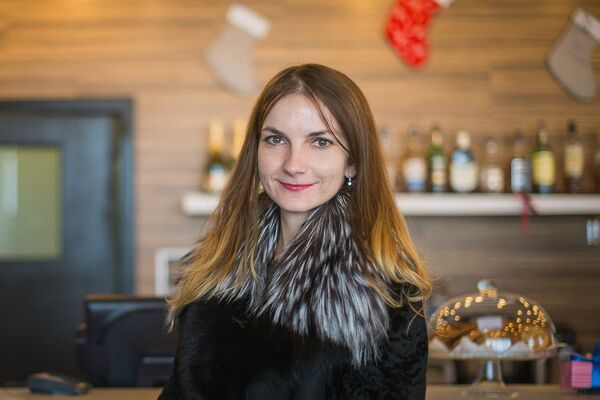 Александра любит смотреть кино днем  - Sputnik Беларусь