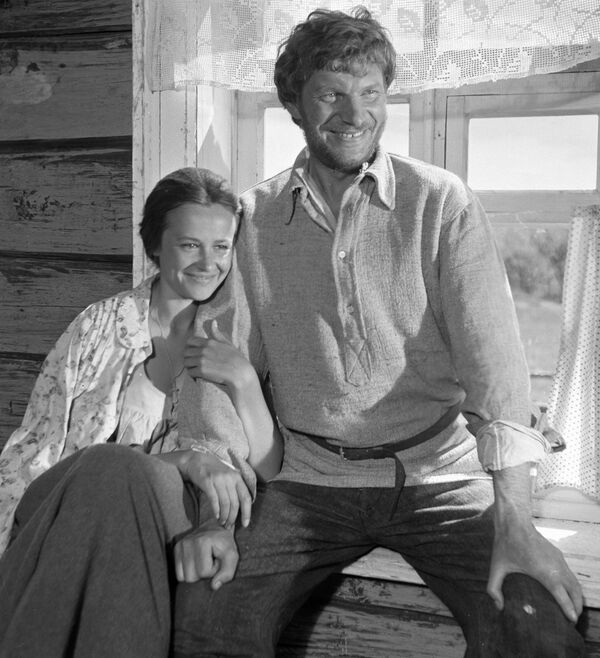 Юозас Будрайтис и Марина Неелова в фильме С тобой и без тебя Юозас Будрайтис и Марина Неелова в фильме С тобой и без тебя - Sputnik Беларусь