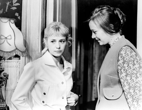 Кадр из кинофильма Монолог: Нина - артистка Марина Неелова, Тася - Маргарита Терехова Кадр из кинофильма Монолог: Нина - артистка Марина Неелова, Тася - Маргарита Терехова - Sputnik Беларусь