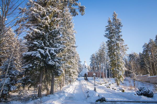 Монастырь находится в живописнейших местах Борисовского района - Sputnik Беларусь