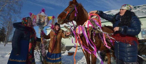 Калядныя абрады патроху адраджаюцца ў Беларусі - не толькі ў вёсках, але і ў горадзе. - Sputnik Беларусь