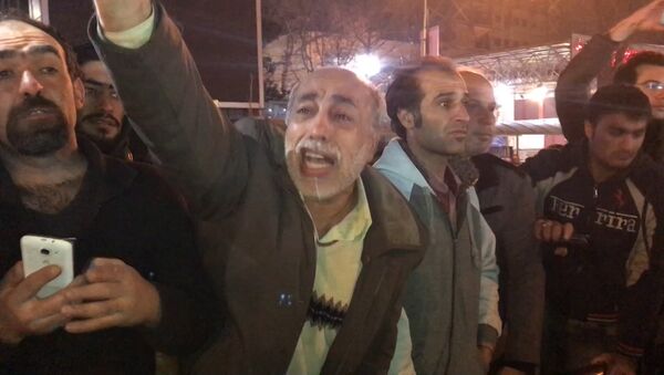 Тысячи иранцев вышли на улицы Тегерана после известия о смерти экс-президента - Sputnik Беларусь