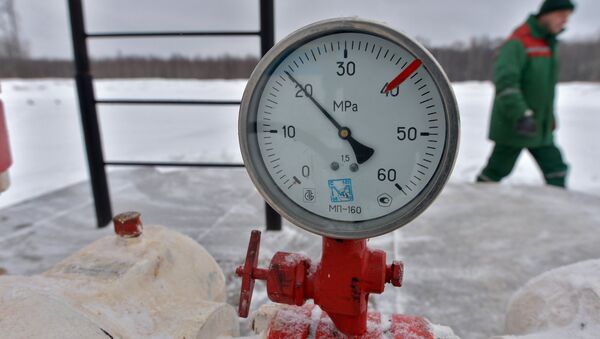 Легкая нефть, к которой принадлежит и нефть Угольского месторождения, собирается отдельным потоком - Sputnik Беларусь