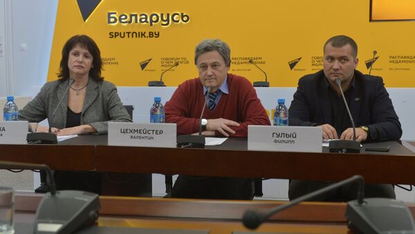 Эксперты в МПЦ Sputnik обсудили указ о безвизовом въезде - Sputnik Беларусь