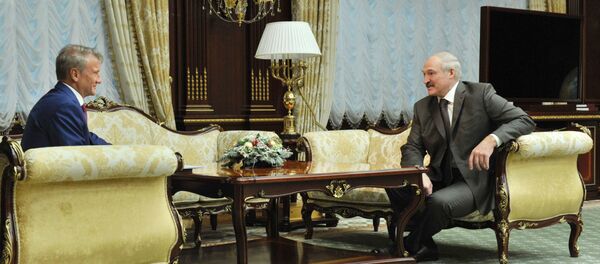 Президент Беларуси Александр Лукашенко и президент, председатель правления ПАО Сбербанк Герман Греф Президент Беларуси Александр Лукашенко и президент, председатель правления ПАО Сбербанк Герман Греф - Sputnik Беларусь