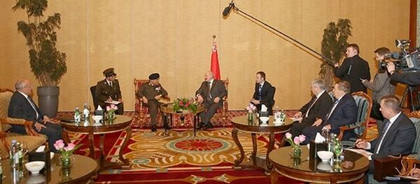 Встреча Александра Лукашенко с министром обороны и военной промышленности Египта Седки Собхи - Sputnik Беларусь