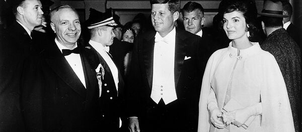 Жаклин Кеннеди считается самой элегантной первой леди за всю историю Белого дома Жаклин Кеннеди считается самой элегантной первой леди за всю историю Белого дома - Sputnik Беларусь