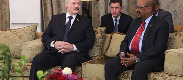 Президент Беларуси Александр Лукашенко и Президент Судана Омар Хасан Ахмед аль-Башир, 16 января 2017 года - Sputnik Беларусь