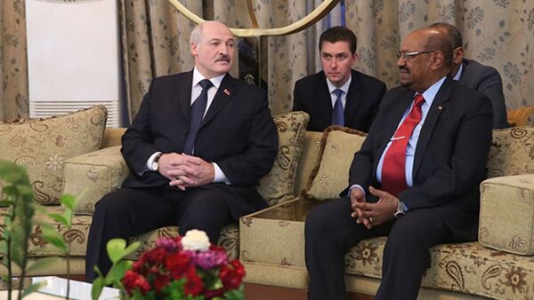 Президент Беларуси Александр Лукашенко и Президент Судана Омар Хасан Ахмед аль-Башир, 16 января 2017 года - Sputnik Беларусь