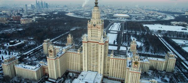 Вид на Главное здание МГУ на Воробъевых горах - Sputnik Беларусь