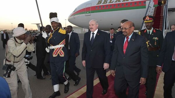 Президент Беларуси Александр Лукашенко и президент Судана Омар Хасан Ахмед аль-Башир, 16 января 2017 года - Sputnik Беларусь