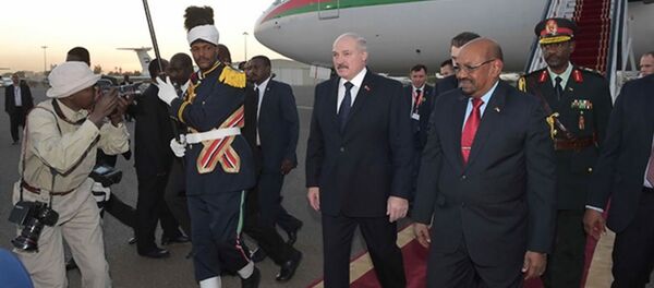 Президент Беларуси Александр Лукашенко и президент Судана Омар Хасан Ахмед аль-Башир, 16 января 2017 года - Sputnik Беларусь