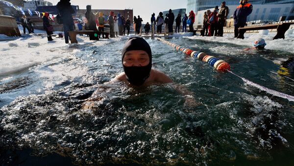 Международные соревнования по зимнему плаванию - Sputnik Беларусь