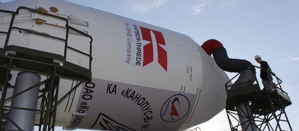 Вывоз ракеты с кластером космических аппаратов, среди которых и белорусский спутник БКА на стартовый комплекс космодрома Байконур - Sputnik Беларусь