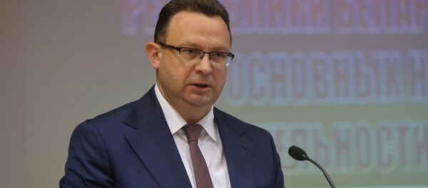 Выконваючы абавязкі міністра аховы здароўя рэспублікі Дзмітрый Піневіч - Sputnik Беларусь