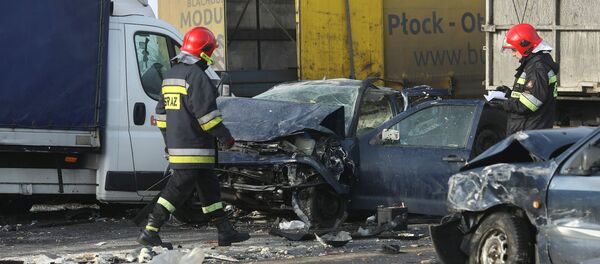 Столкновение автомобилей на шоссе A1 недалеко от Лодзи, Польша - Sputnik Беларусь