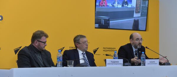 Видеомост Москва – Минск на тему: Безвизовый режим для иностранцев в Беларуси: вызовы для России? - Sputnik Беларусь