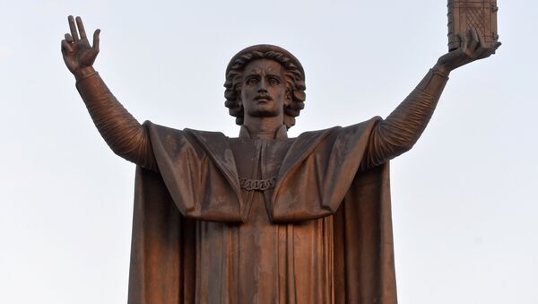 Памятник Франциску Скорине у Национальной библиотеки Беларуси - Sputnik Беларусь