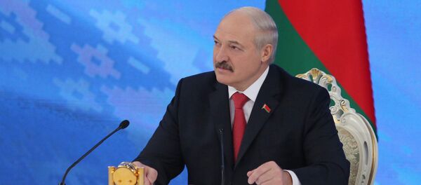 Прэзідэнт Беларусі Аляксандр Лукашэнка праводзіць сустрэчу з прадстаўнікамі грамадскасці, беларускіх і замежных СМІ Прэзідэнт Беларусі Аляксандр Лукашэнка праводзіць сустрэчу з прадстаўнікамі грамадскасці, беларускіх і замежных СМІ - Sputnik Беларусь