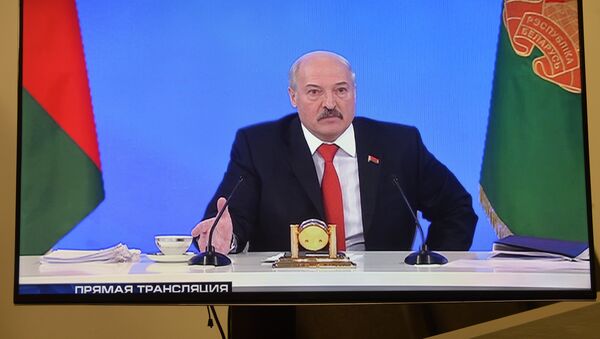 Президент А. Лукашенко во время общения со СМИ - Sputnik Беларусь