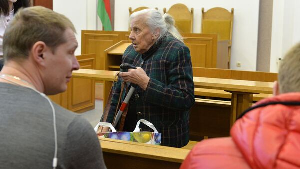 Елена Лопатина, не смотря на возраст, намерена добиваться справедливости в суде - Sputnik Беларусь