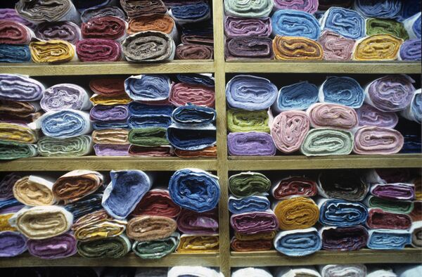 Крик души молодой швеи: зарплата в 50 рублей и боль в спине  - Sputnik Беларусь