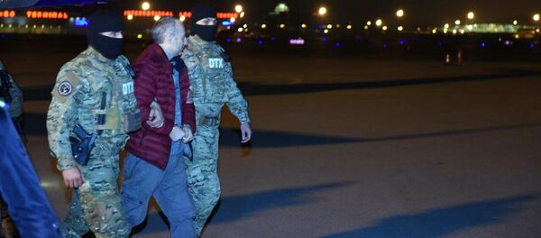 Блогер Александр Лапшин экстрадирован в Азербайджан Блогер Александр Лапшин экстрадирован в Азербайджан - Sputnik Беларусь