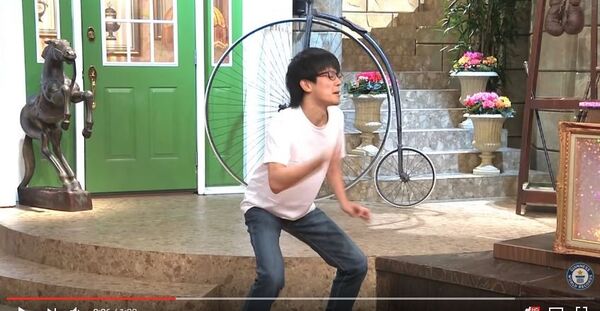 Японец установил мировой рекорд по количеству щелчков пальцами за минуту - Sputnik Беларусь