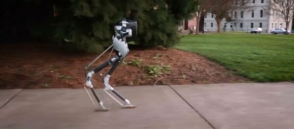 Шагающий робот из Орегона - Sputnik Беларусь