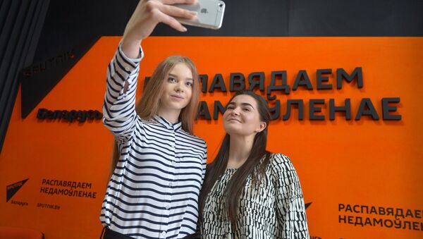 Участницы вокального конкурса Ты супер! на телеканале НТВ – Дарья Чернова и Анастасия Кравченя - Sputnik Беларусь