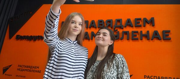 Участницы вокального конкурса Ты супер! на телеканале НТВ – Дарья Чернова и Анастасия Кравченя - Sputnik Беларусь