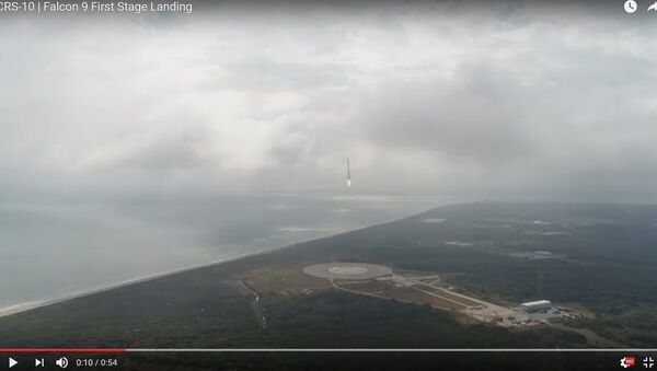Первая ступень Falcon 9 совершила успешное приземление: кадры посадки - Sputnik Беларусь