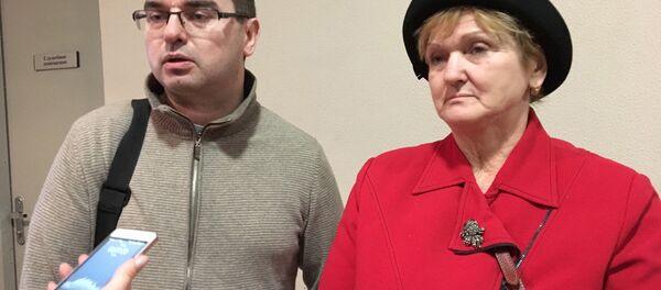 Галина Абрамович с сыном Константином в суде - Sputnik Беларусь