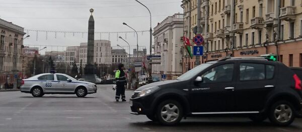 Автомобиль ГАИ на подъезде к Площади победы - Sputnik Беларусь