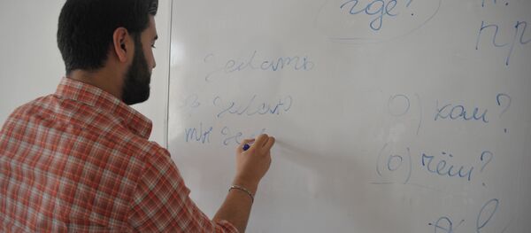 Замежнікі вывучаюць рускую мову Замежнікі вывучаюць рускую мову - Sputnik Беларусь