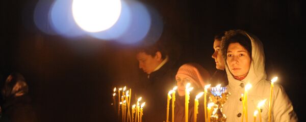 Прихожане в церкви - Sputnik Беларусь